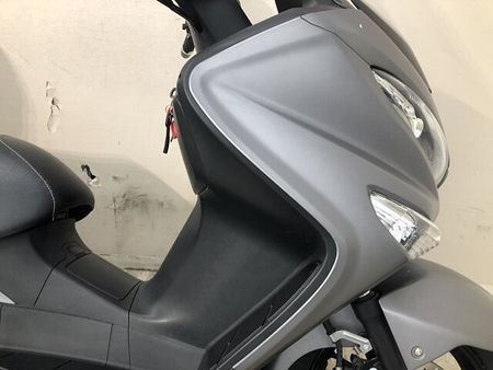 スズキ バーグマン200 バーグマン200 CH41A型・リアボックス装備車両 24