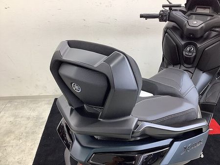 ヤマハ XMAX 250 XMAX アクセサリーバー・ローダウンサス・バックレスト・スモークウインカーレンズ装備車両 28