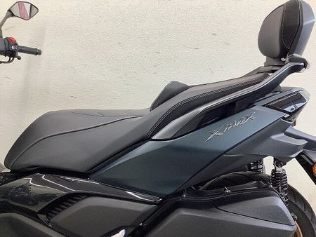 ヤマハ XMAX 250 XMAX アクセサリーバー・ローダウンサス・バックレスト・スモークウインカーレンズ装備車両 35