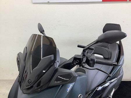 ヤマハ XMAX 250 XMAX アクセサリーバー・ローダウンサス・バックレスト・スモークウインカーレンズ装備車両 37
