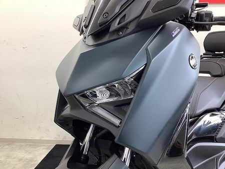 ヤマハ XMAX 250 XMAX アクセサリーバー・ローダウンサス・バックレスト・スモークウインカーレンズ装備車両 38