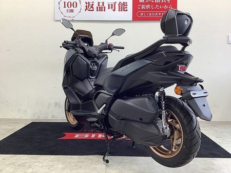 ヤマハ XMAX 250 XMAX アクセサリーバー・ローダウンサス・バックレスト・スモークウインカーレンズ装備車両 8
