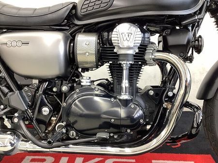 カワサキ W800 STREET W800ストリート ショートスクリーン・ハンドルスペーサー・USB1口・カスタムテールラン 15