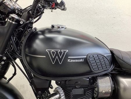 カワサキ W800 STREET W800ストリート ショートスクリーン・ハンドルスペーサー・USB1口・カスタムテールラン 35
