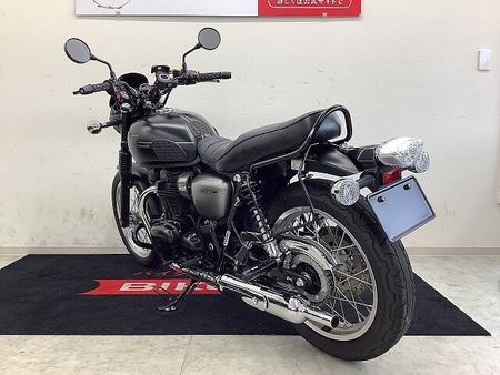 カワサキ W800 STREET W800ストリート ショートスクリーン・ハンドルスペーサー・USB1口・カスタムテールラン 8