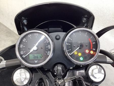 カワサキ W800 STREET W800ストリート ショートスクリーン・ハンドルスペーサー・USB1口・カスタムテールラン 10