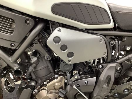 ヤマハ XSR700 XSR700 グリップヒーター・リアキャリア・フロントショートスクリーン装備車両 34