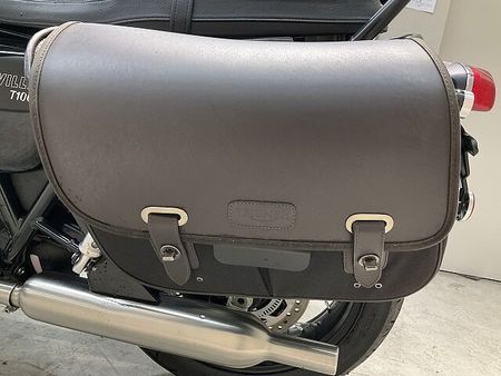 トライアンフ BONNEVILLE T100 ボンネビルT100◆2022年モデル◆トライアンフ純正リアバッグ◆ショートバイザー!! 12
