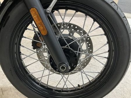 トライアンフ BONNEVILLE T100 ボンネビルT100◆2022年モデル◆トライアンフ純正リアバッグ◆ショートバイザー!! 25