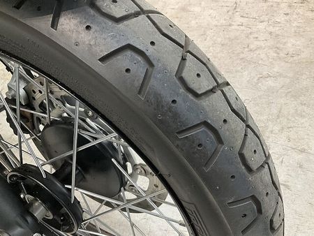 トライアンフ BONNEVILLE T100 ボンネビルT100◆2022年モデル◆トライアンフ純正リアバッグ◆ショートバイザー!! 26