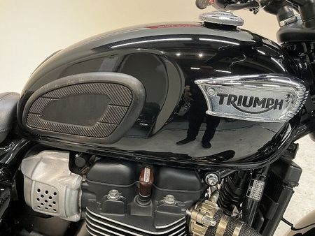 トライアンフ BONNEVILLE T100 ボンネビルT100◆2022年モデル◆トライアンフ純正リアバッグ◆ショートバイザー!! 27