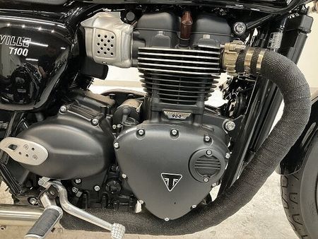トライアンフ BONNEVILLE T100 ボンネビルT100◆2022年モデル◆トライアンフ純正リアバッグ◆ショートバイザー!! 28