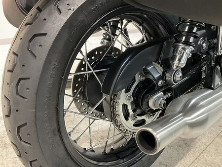 トライアンフ BONNEVILLE T100 ボンネビルT100◆2022年モデル◆トライアンフ純正リアバッグ◆ショートバイザー!! 40