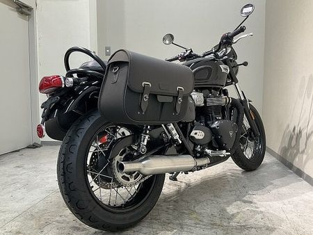 トライアンフ BONNEVILLE T100 ボンネビルT100◆2022年モデル◆トライアンフ純正リアバッグ◆ショートバイザー!! 8