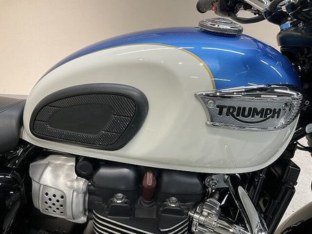 トライアンフ BONNEVILLE T100 ボンネビルT100◆2017年モデル◆リアキャリア◆エンジンガード!! 24