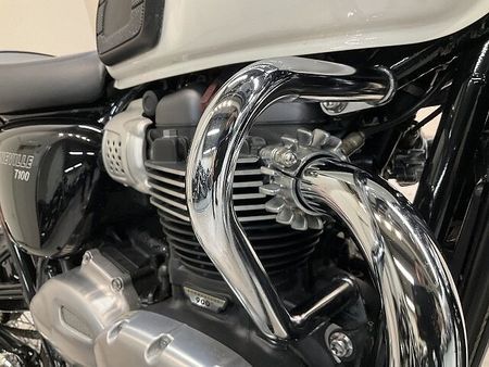 トライアンフ BONNEVILLE T100 ボンネビルT100◆2017年モデル◆リアキャリア◆エンジンガード!! 31