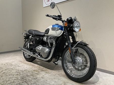 トライアンフ BONNEVILLE T100 ボンネビルT100◆2017年モデル◆リアキャリア◆エンジンガード!! 4