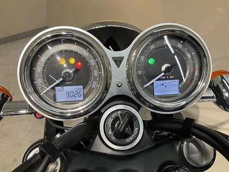 トライアンフ BONNEVILLE T100 ボンネビルT100◆2017年モデル◆リアキャリア◆エンジンガード!! 9
