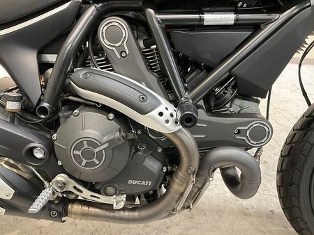 ドゥカティ Scrambler Full Throttle スクランブラーフルスロットル◆2015年モデル◆AELLA製エンジンスライダー 26