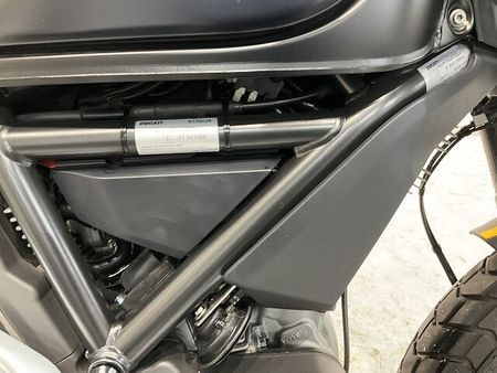 ドゥカティ Scrambler Full Throttle スクランブラーフルスロットル◆2015年モデル◆AELLA製エンジンスライダー 27