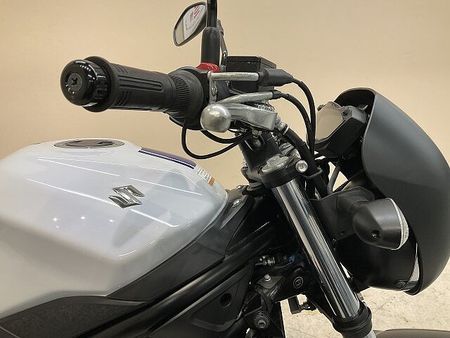 スズキ SV650 SV650◆2019年モデル◆アグラス製エンジンスライダー◆フェンダーレス◆グリップヒータ 20
