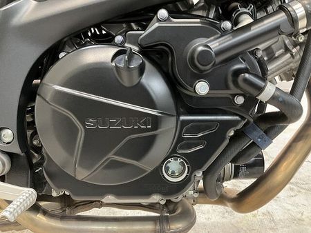 スズキ SV650 SV650◆2019年モデル◆アグラス製エンジンスライダー◆フェンダーレス◆グリップヒータ 25