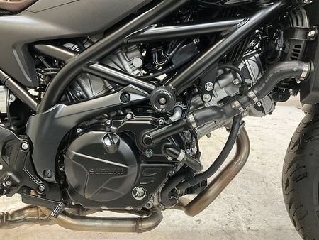 スズキ SV650 SV650X◆2020年モデル◆ヨシムラ製サイレンサー◆ライテック製エンジンスライダー◆フ 23
