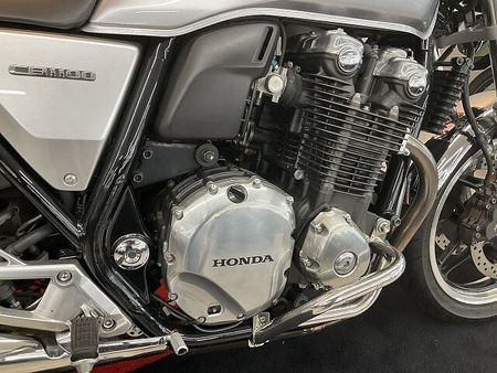 ホンダ CB1100 CB1100【グリップヒーター・エンジンガード他カスタム☆】 20