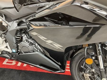 ホンダ CBR250RR (MC51) CBR250RR【マルチバー・USBソケット装備】!! 13