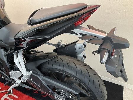 ホンダ CBR250RR (MC51) CBR250RR【マルチバー・USBソケット装備】!! 28