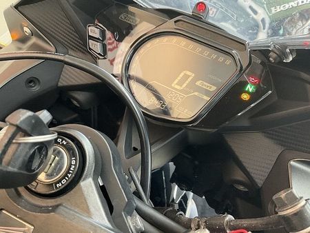 ホンダ CBR250RR (MC51) CBR250RR【マルチバー・USBソケット装備】!! 8