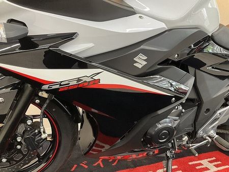 スズキ GSX250R GSX250R【マルチバー・USBソケット】!! 24
