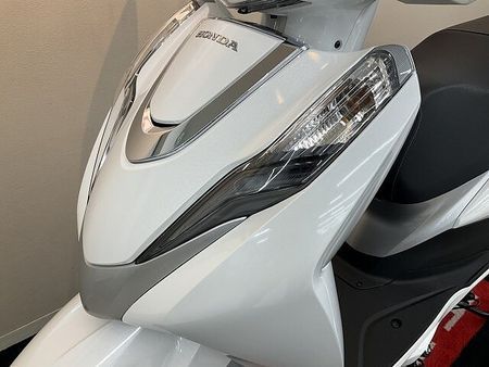 ホンダ リード125 リード125【低走行の1台☆スマートキー採用モデル】!! 23