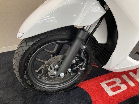 ホンダ リード125 リード125【低走行の1台☆スマートキー採用モデル】!! 24