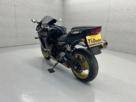 カワサキ ZX-12R 3
