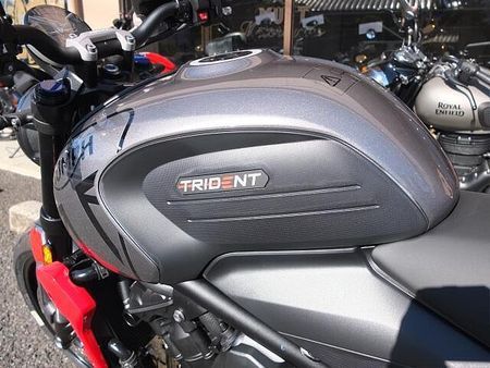 トライアンフ TRIDENT 660 スプリングセール!! 24