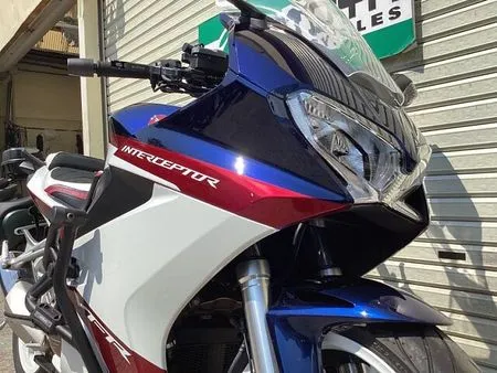 ホンダ VFR800F 13
