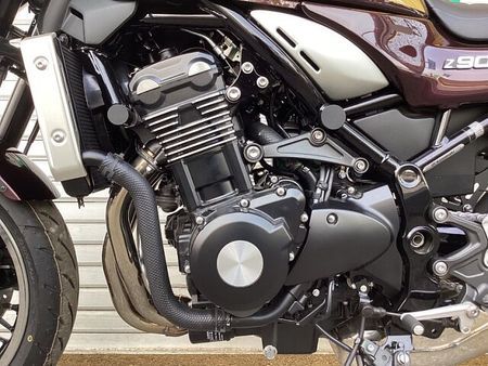 カワサキ Z900RS 3