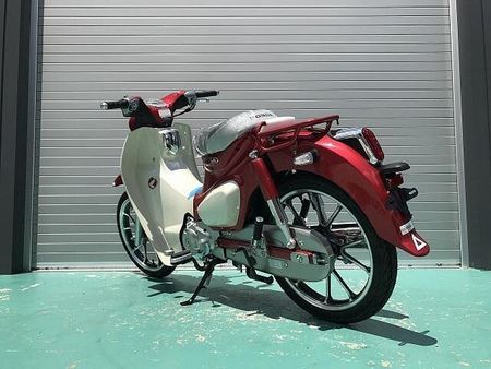 ホンダ スーパーカブC125 店頭現車無し、要取り寄せ車両。 4