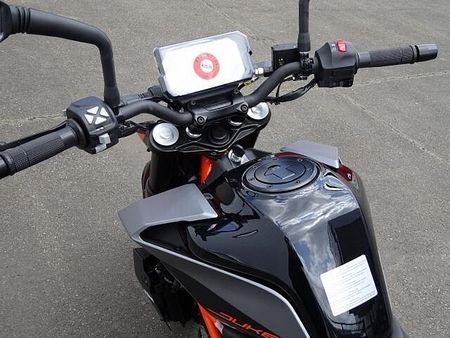 KTM 390 DUKE 6