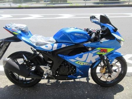 スズキ GSX-R125 LEDヘッドライト!DOHCで高回転でも吹き上がります! 1