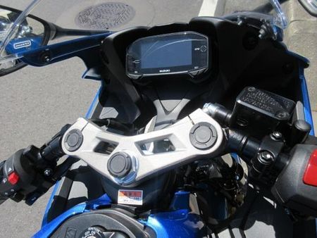 スズキ GSX-R125 LEDヘッドライト!DOHCで高回転でも吹き上がります! 5