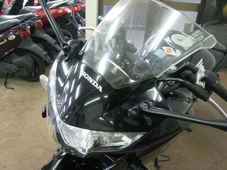 ホンダ CBR250R (2011-) 原付から大型車まで新車・中古車を多数取り揃えています!ウェビックを見たと言って下さい! 11