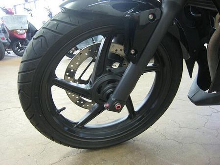 ホンダ CBR250R (2011-) 原付から大型車まで新車・中古車を多数取り揃えています!ウェビックを見たと言って下さい! 14