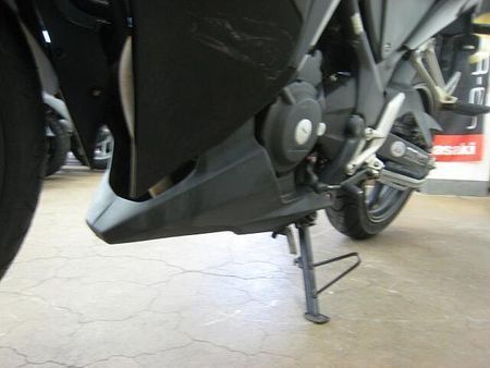 ホンダ CBR250R (2011-) 原付から大型車まで新車・中古車を多数取り揃えています!ウェビックを見たと言って下さい! 15