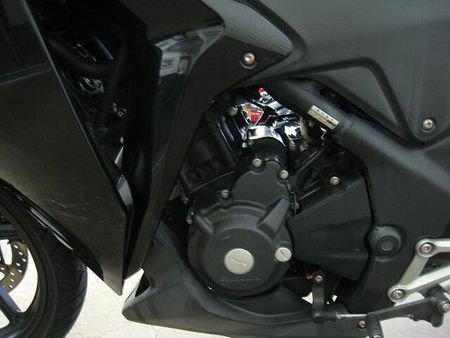 ホンダ CBR250R (2011-) 原付から大型車まで新車・中古車を多数取り揃えています!ウェビックを見たと言って下さい! 18