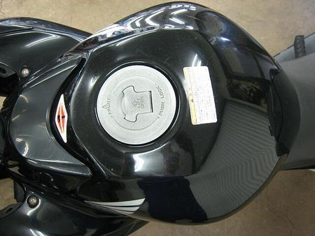 ホンダ CBR250R (2011-) 原付から大型車まで新車・中古車を多数取り揃えています!ウェビックを見たと言って下さい! 21