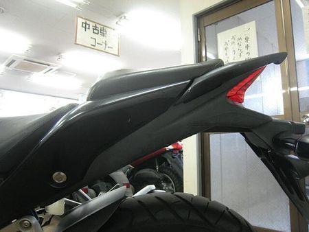 ホンダ CBR250R (2011-) 原付から大型車まで新車・中古車を多数取り揃えています!ウェビックを見たと言って下さい! 27