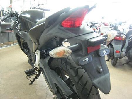 ホンダ CBR250R (2011-) 原付から大型車まで新車・中古車を多数取り揃えています!ウェビックを見たと言って下さい! 31
