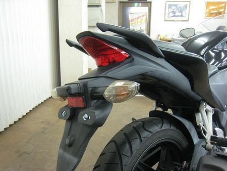 ホンダ CBR250R (2011-) 原付から大型車まで新車・中古車を多数取り揃えています!ウェビックを見たと言って下さい! 35